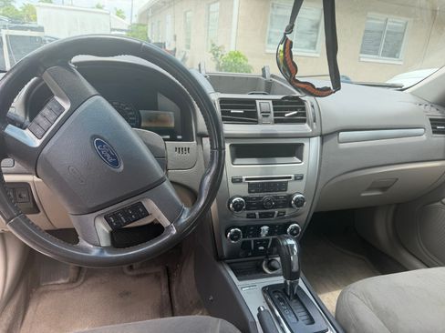 Used 2012 Ford Fusion Hybrid FWD image 11