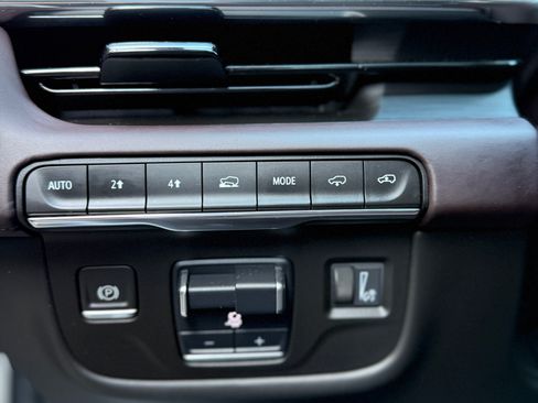 Used 2021 Cadillac Escalade ESV Sport Platinum w/ LPO, ONYX Package image 28