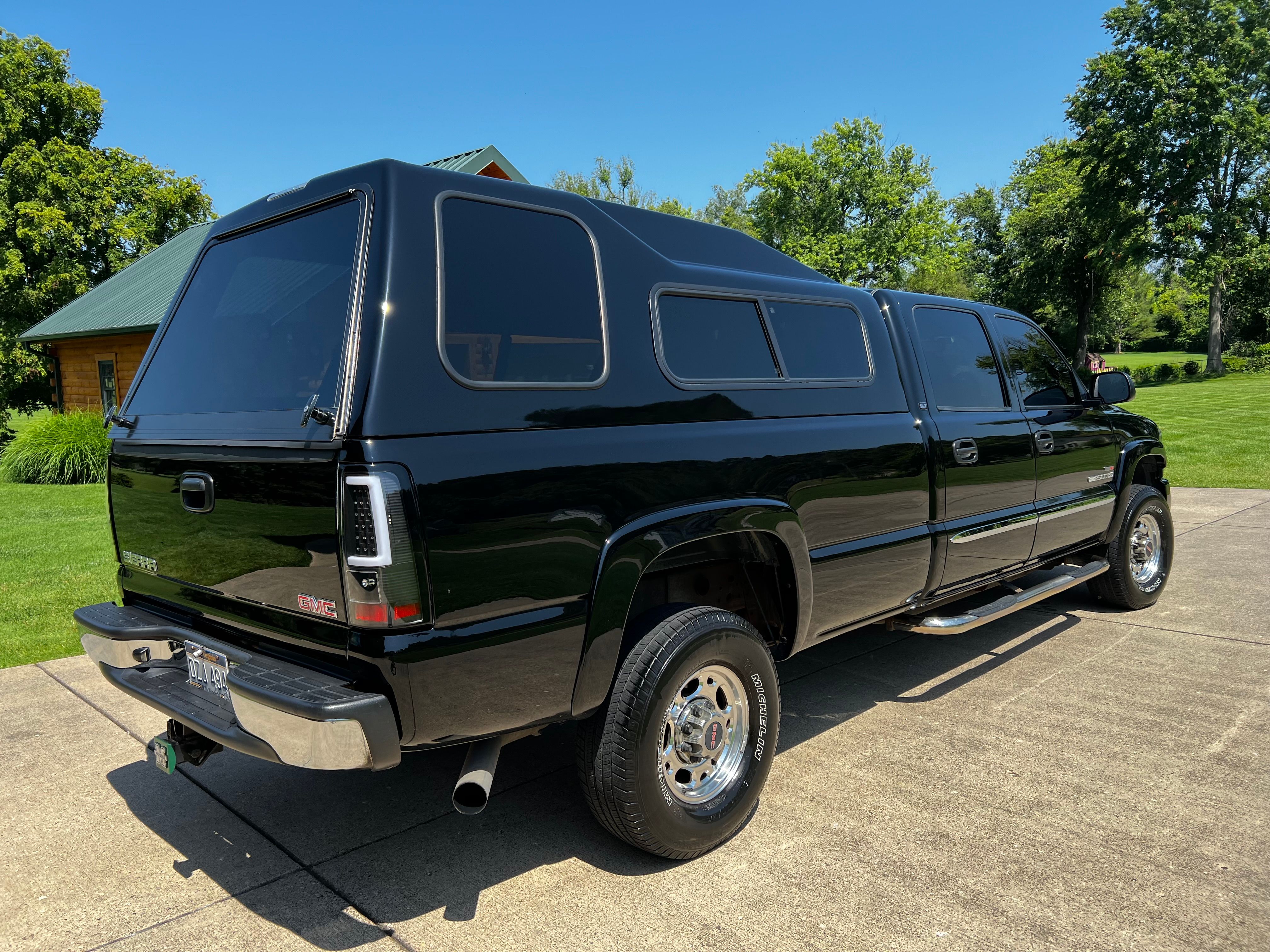 Used 2005 GMC Sierra 2500 SLT w/ Heavy-Duty Power Package AWD/4WD image 5