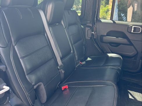 Used 2020 Jeep Wrangler Unlimited Sahara AWD/4WD image 15