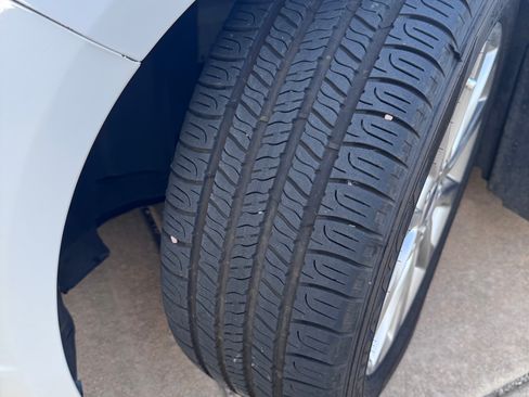 Used 2017 Ford Fusion SE FWD image 14