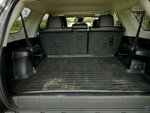 Used 2020 Toyota 4Runner SR5 Premium w/ Moonroof Package AWD/4WD image 9