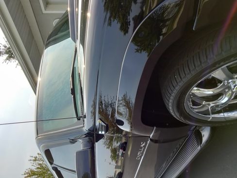 Used 2000 Cadillac Escalade 4WD image 2