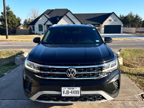 Used 2022 Volkswagen Atlas Cross Sport SE image 1