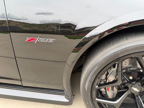 Used 2014 Chevrolet Camaro Z/28 RWD image 9