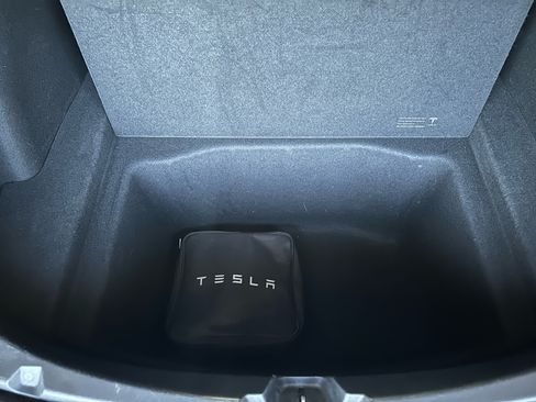 Used 2018 Tesla Model 3 Long Range image 13