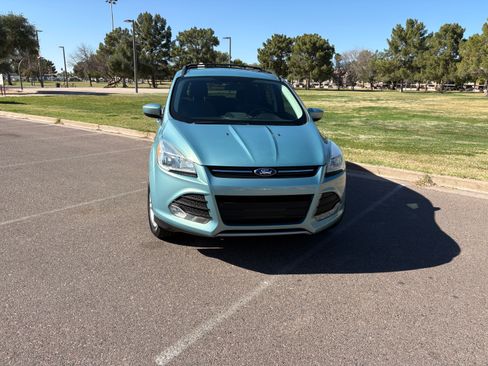 Used 2013 Ford Escape SE image 2