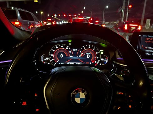 Used 2017 BMW 530i xDrive AWD/4WD image 6