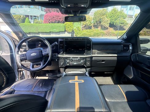 Used 2023 Ford F450 Platinum w/ FX4 Off-Road Package image 13