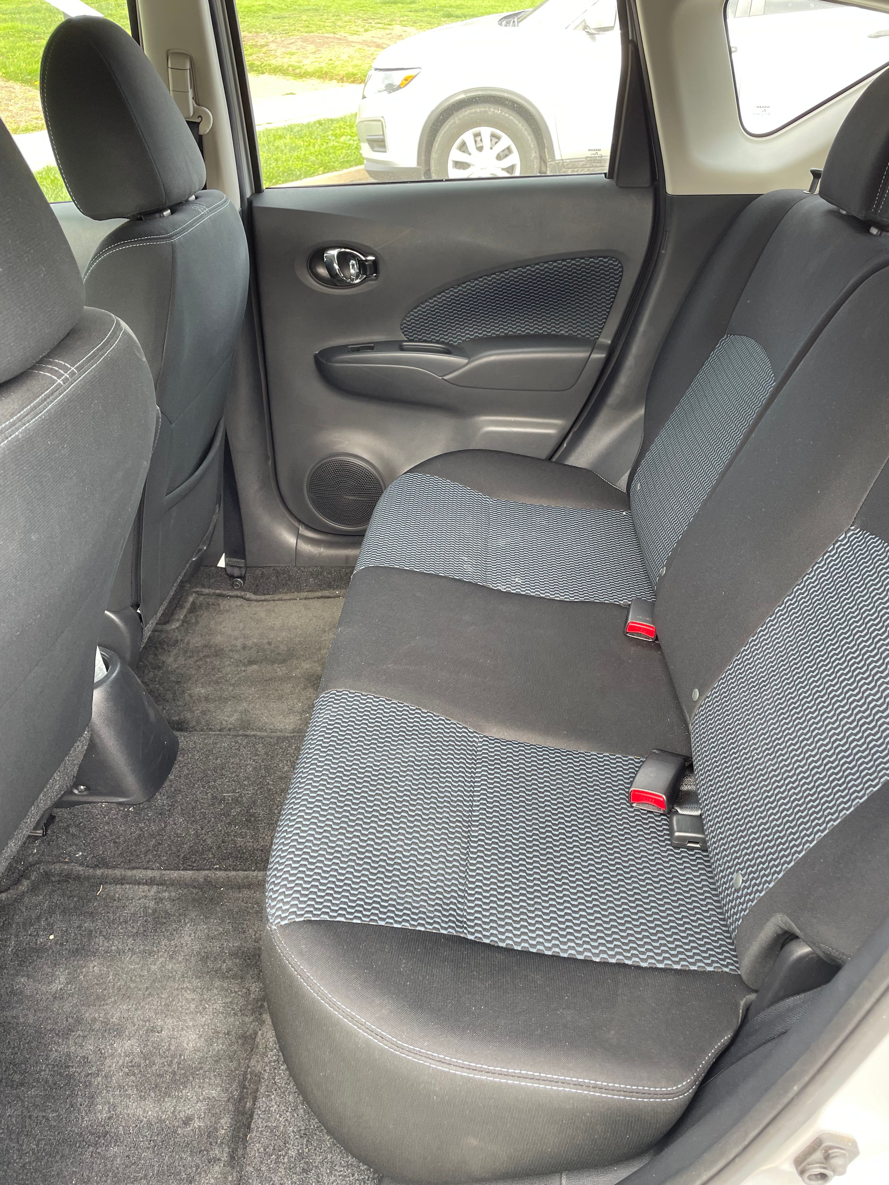 Used 2016 Nissan Versa Note SV FWD image 6