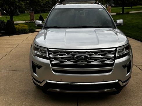 Used 2019 Ford Explorer Limited w/ Class III Trailer Tow Package AWD/4WD image 5