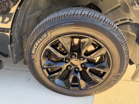 Used 2019 RAM 1500 Big Horn AWD/4WD image 13