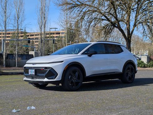 Used 2025 Chevrolet Equinox EV RS image 4