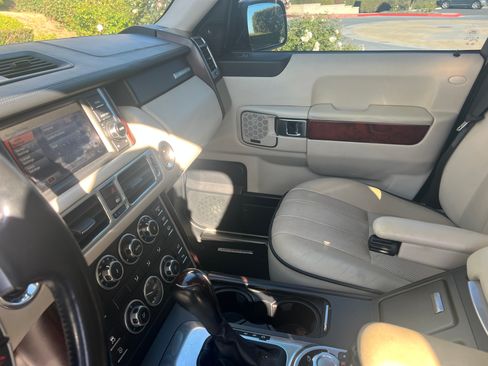 Used 2010 Land Rover Range Rover Supercharged image 10