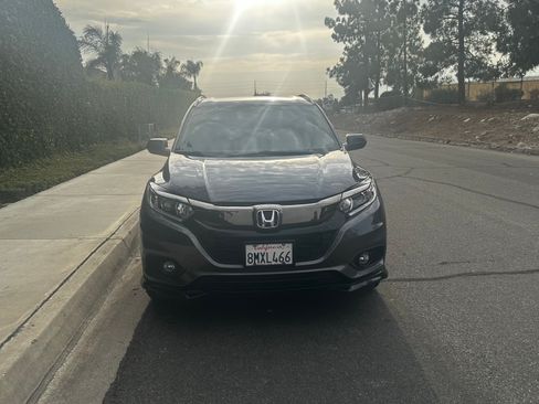 Used 2019 Honda HR-V Sport image 2
