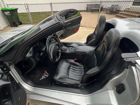Used 1998 Chevrolet Corvette Convertible w/ Memory Pkg image 9