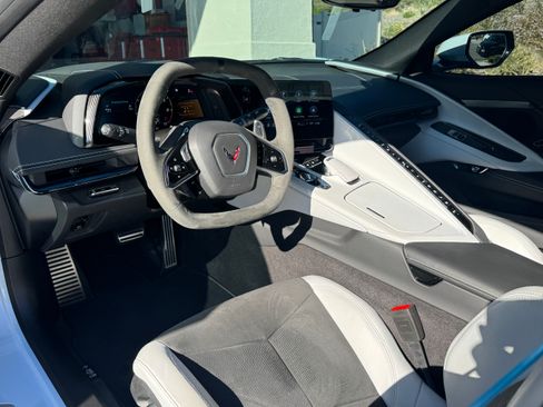 Used 2023 Chevrolet Corvette Stingray Preferred Cpe w/ Z51 Performance Package image 5