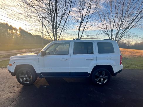 Used 2015 Jeep Patriot High Altitude image 7