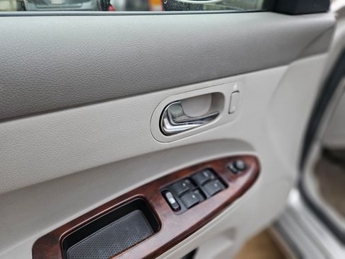 Used 2008 Buick LaCrosse CXL w/ Driver Confidence Package image 9