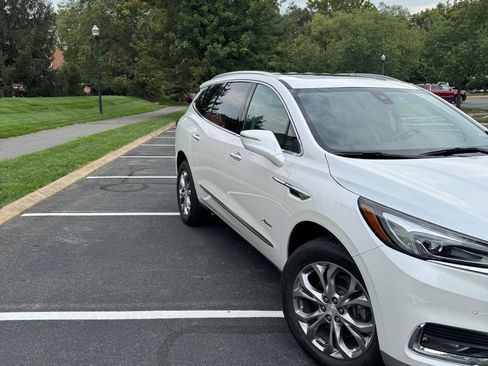 Used 2018 Buick Enclave Avenir AWD/4WD image 4