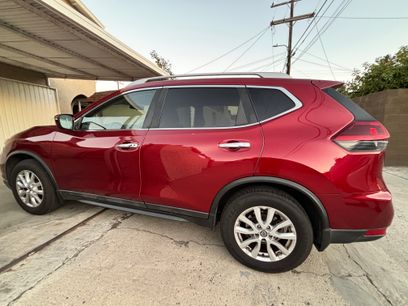 Used 2018 Nissan Rogue SV