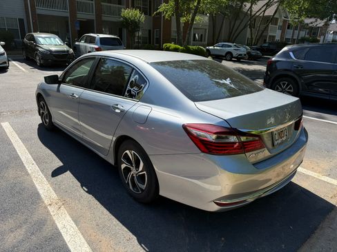 Used 2017 Honda Accord LX image 4