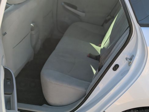 Used 2015 Toyota Prius Two image 17