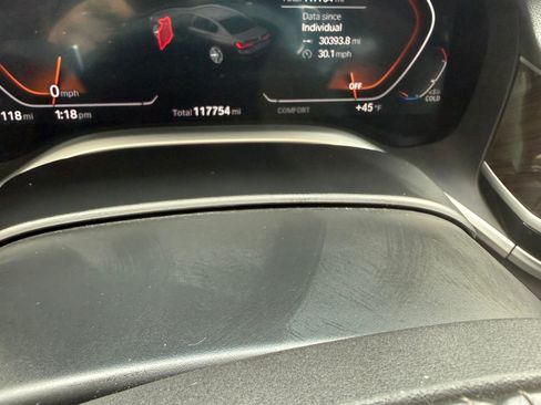 Used 2022 BMW 740i xDrive w/ Premium Package image 11