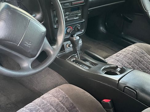 Used 2000 Chevrolet Camaro LT image 12