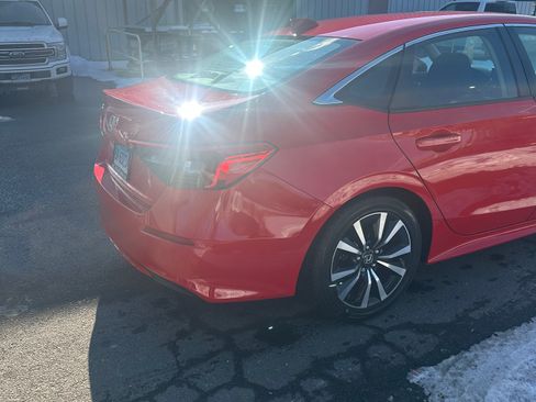 Used 2022 Honda Civic EX image 9