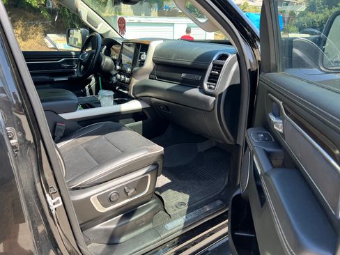 Used 2022 RAM 1500 Laramie AWD/4WD image 4