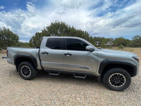 Used 2024 Toyota Tacoma TRD Off-Road AWD/4WD image 5