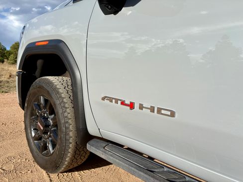 Used 2024 GMC Sierra 2500 AT4 w/ Technology Package image 14