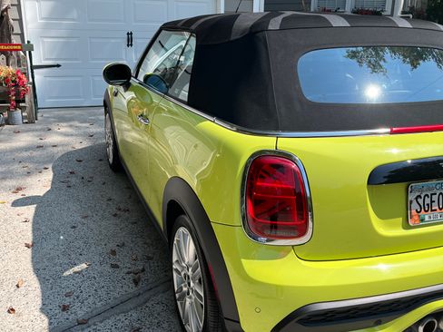 Used 2023 MINI Cooper S w/ Signature Upholstery Package image 1