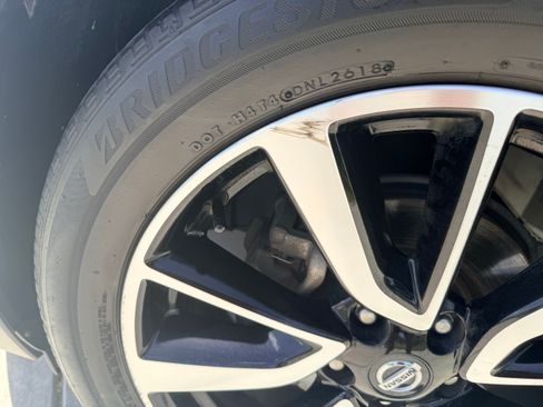 Used 2019 Nissan Rogue SL w/ Premium Package AWD/4WD image 16