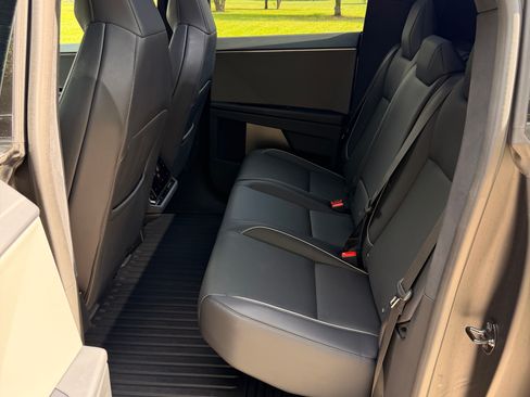 Used 2024 Tesla Cybertruck AWD Crew Cab image 20