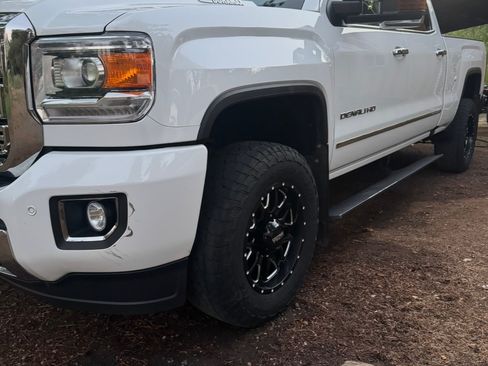 Used 2019 GMC Sierra 3500 Denali AWD/4WD image 6