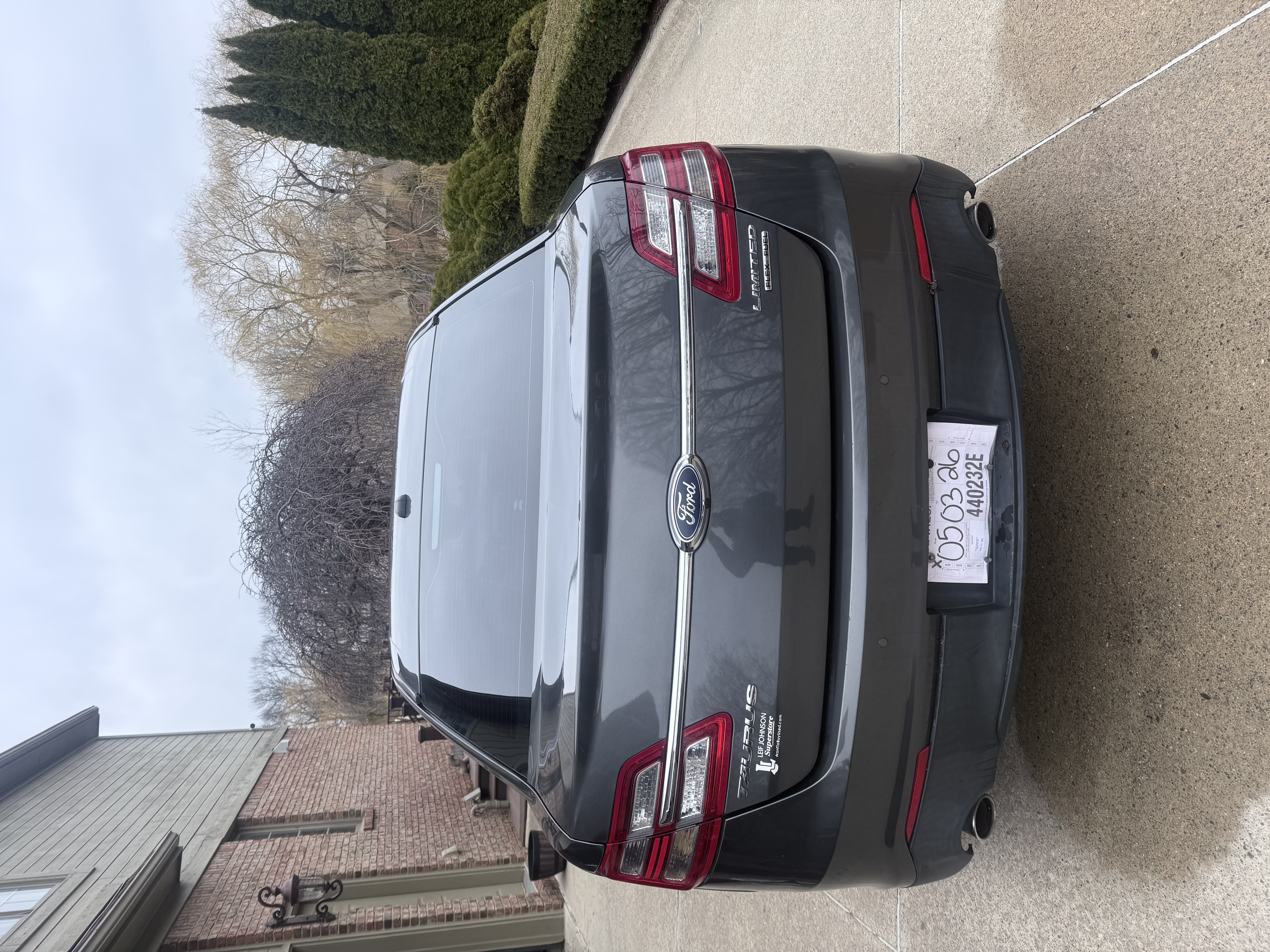 Used 2017 Ford Taurus Limited FWD image 3