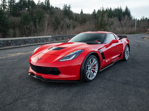 Used 2016 Chevrolet Corvette Z06 w/ 3LZ Preferred Equipment Group image 11