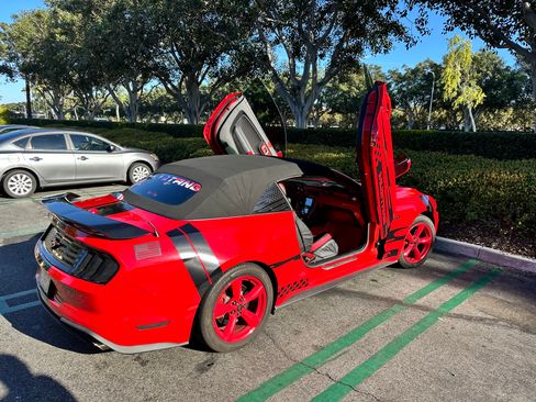 Used 2020 Ford Mustang Convertible RWD image 1