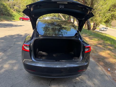 Used 2021 Tesla Model 3 Long Range image 10