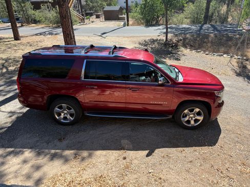 Used 2017 Chevrolet Suburban Premier AWD/4WD image 2