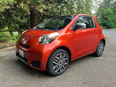 Used 2012 Scion iQ w/ Rear Speaker Pkg FWD image 4