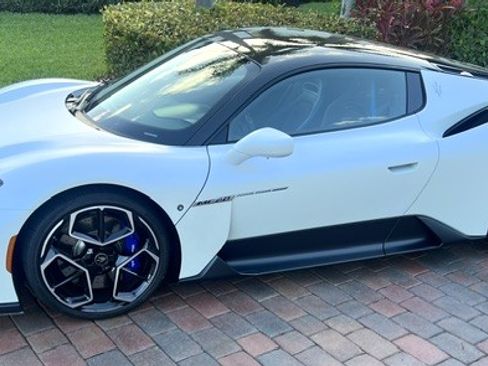 Used 2022 Maserati MC20 Coupe image 1