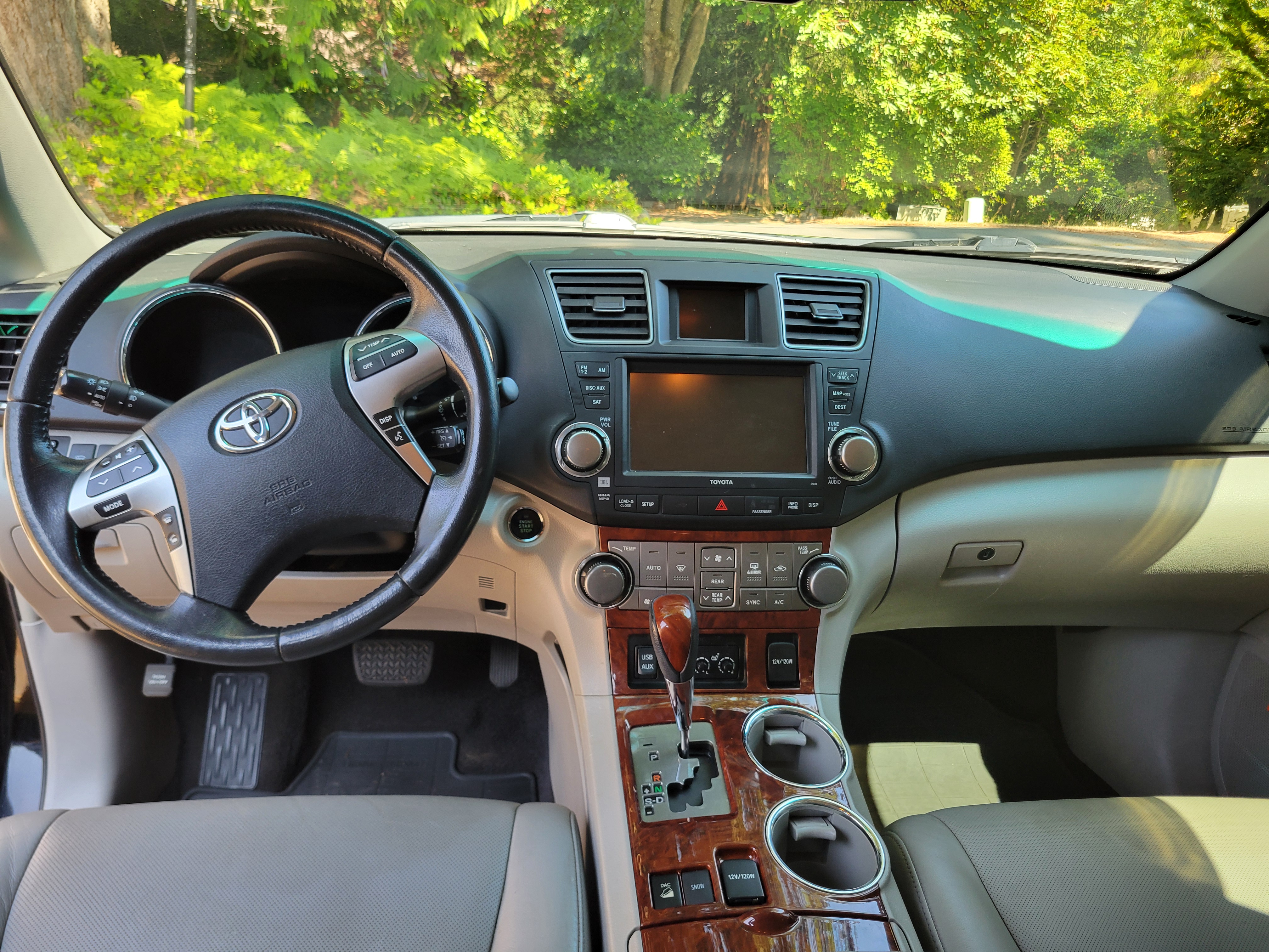 Used 2011 Toyota Highlander Limited w/ Tow Pkg AWD/4WD image 20
