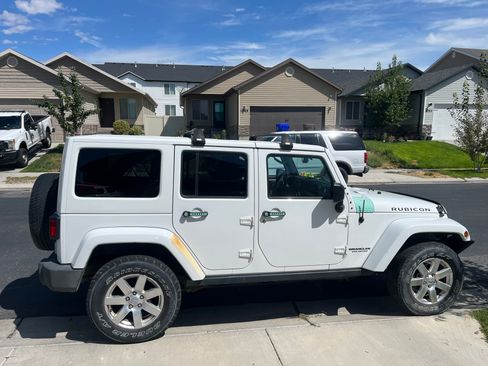 Used 2013 Jeep Wrangler Unlimited Rubicon w/ Connectivity Group image 6