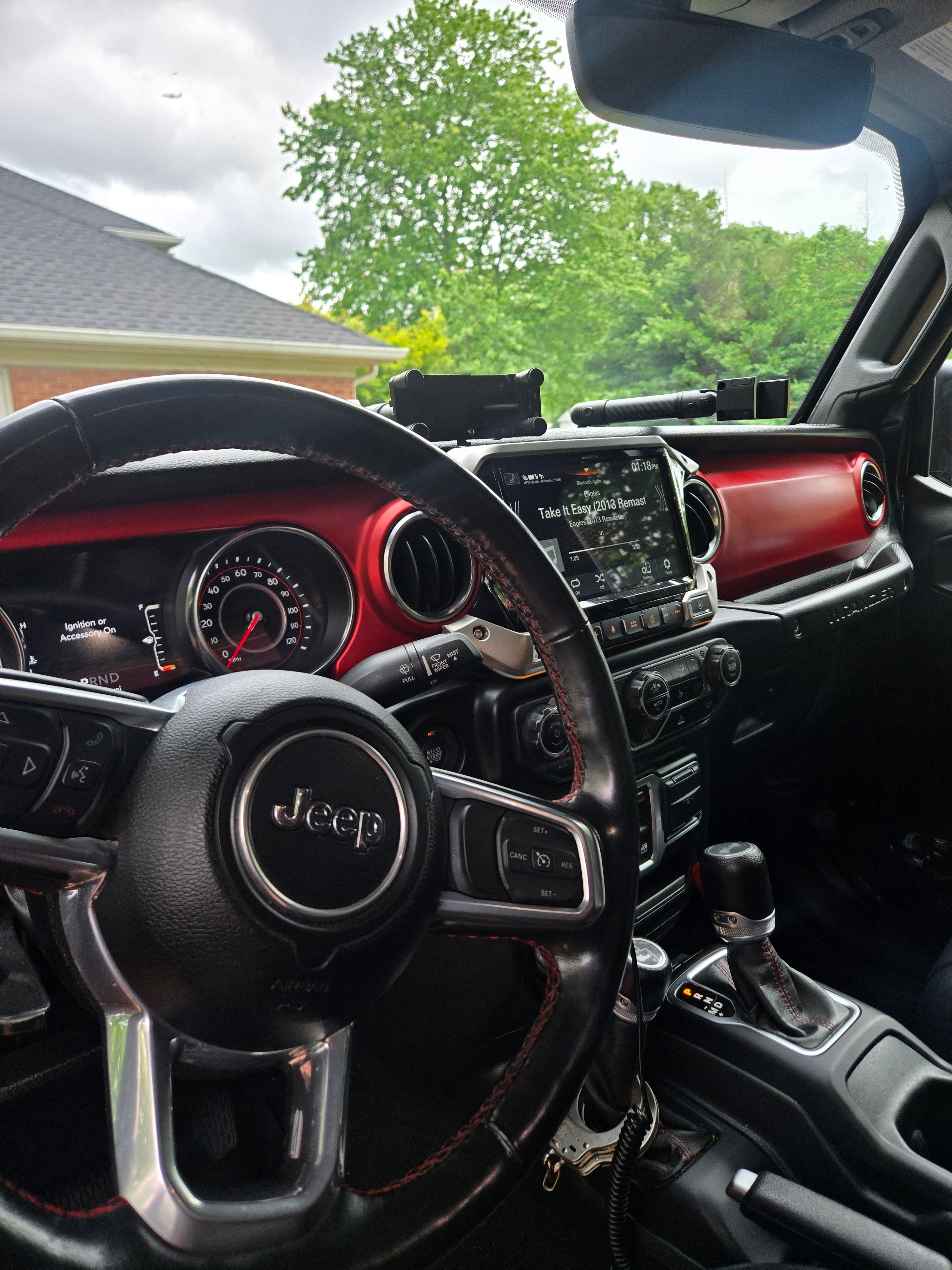 Used 2022 Jeep Wrangler Rubicon w/ Cold Weather Group AWD/4WD image 16
