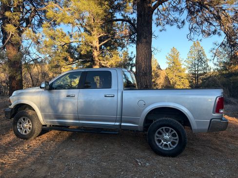 Used 2016 RAM 2500 Laramie image 9