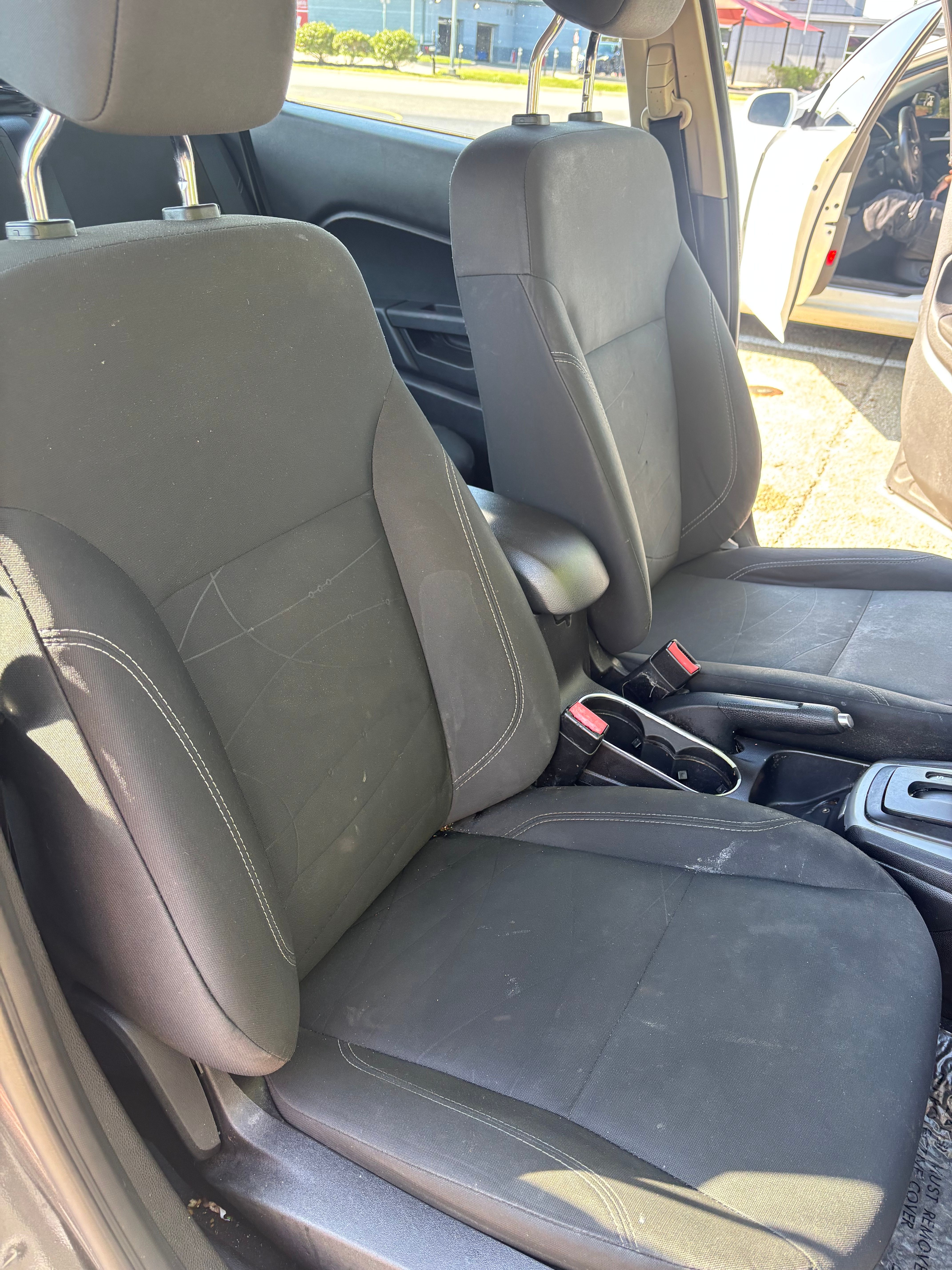 Used 2017 Ford Fiesta SE FWD image 6