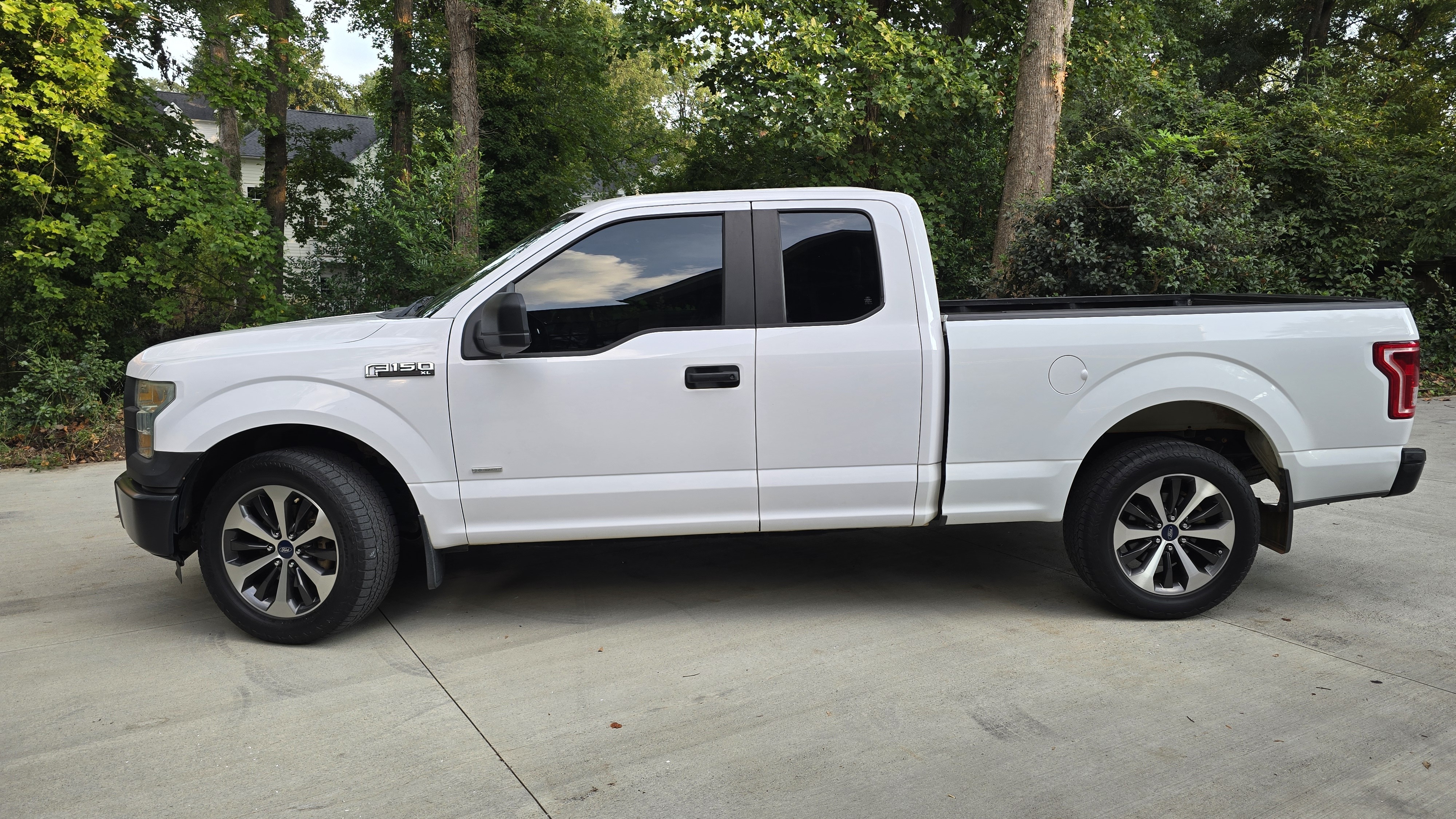 Used 2015 Ford F150 XL w/ Equipment Group 101A Mid RWD image 2